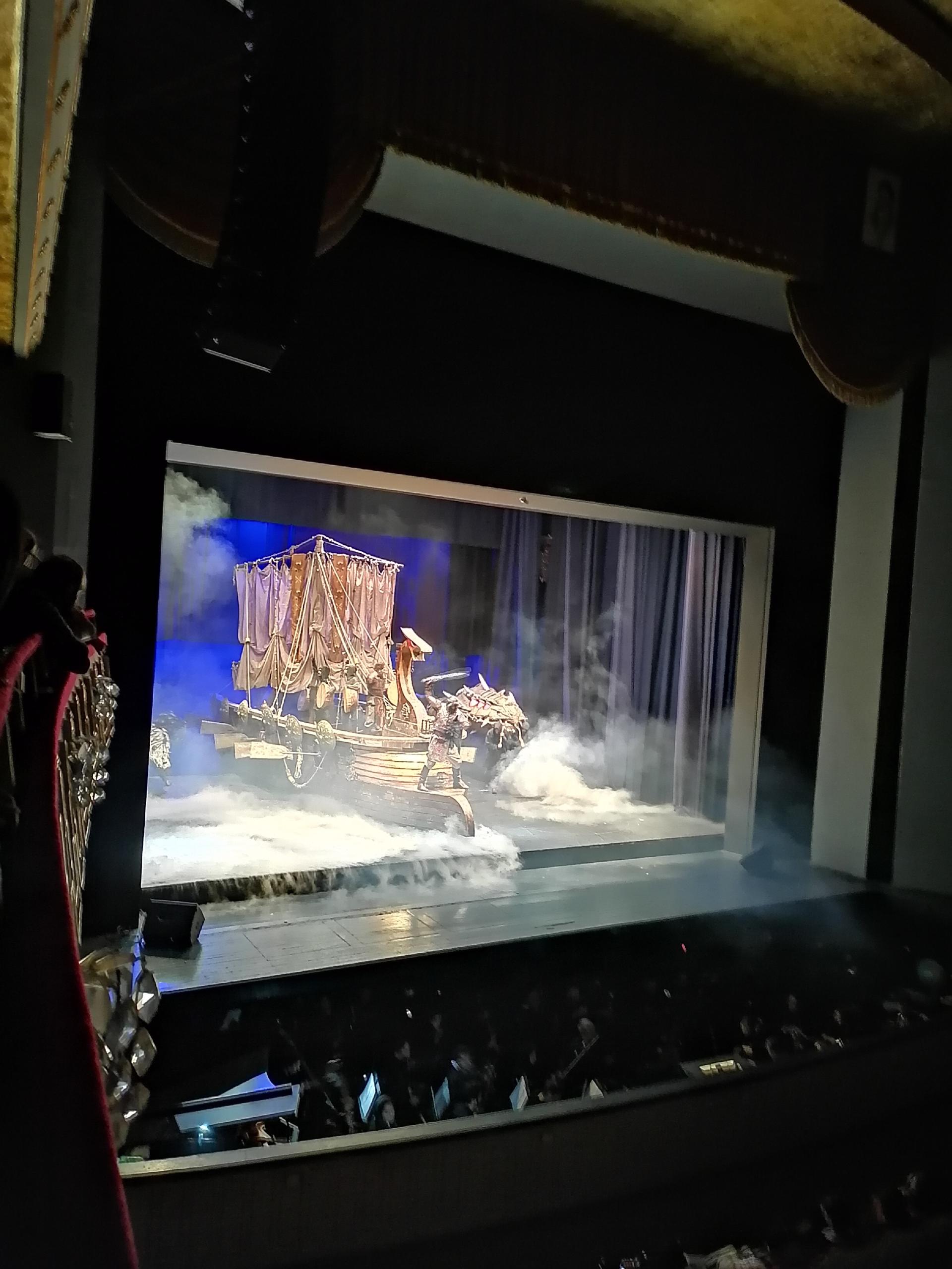 عکس تالار وحدت