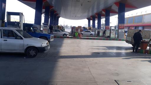 عکس جایگاه سوخت (CNG و بنزین)