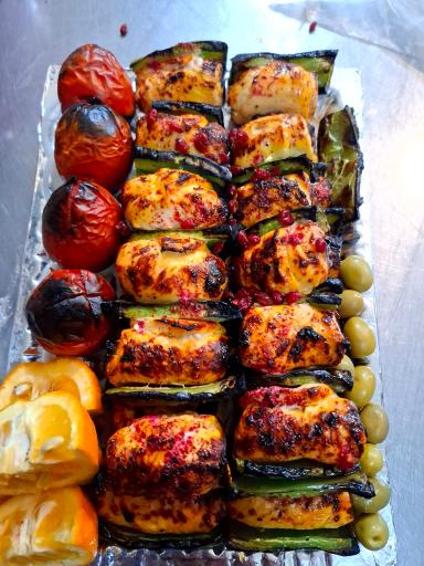 عکس غذارسان رزق حلال