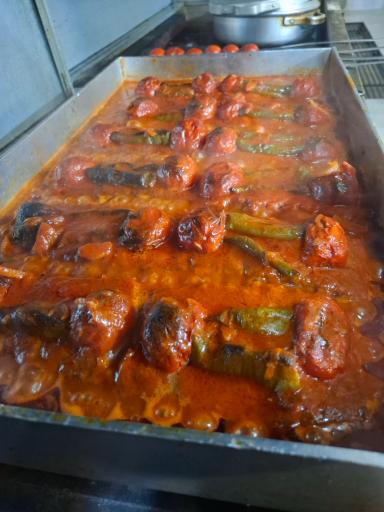 عکس غذارسان رزق حلال