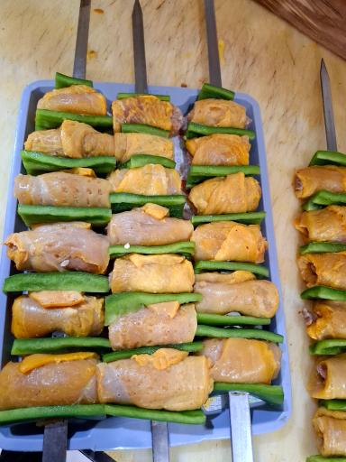 عکس غذارسان رزق حلال