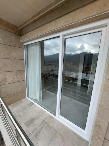 عکس حاتم پروفیل