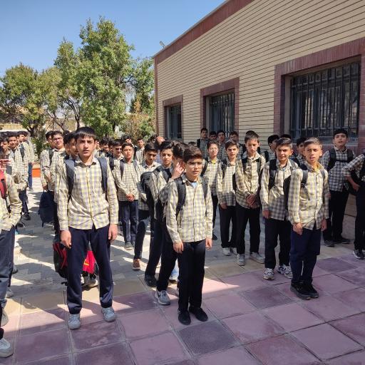 دبیرستان غیردولتی صبح امید 