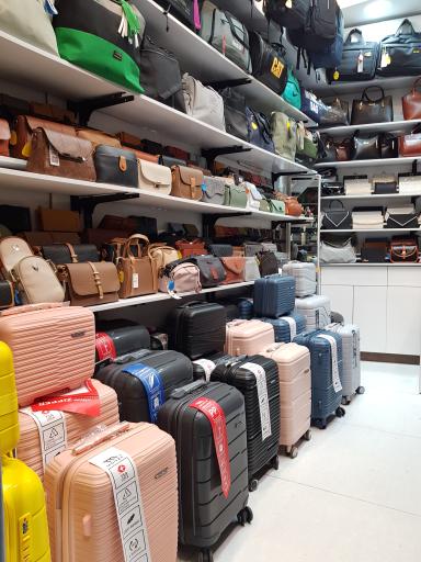 عکس فروشگاه کیف شیخیان