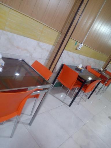 عکس آشپزخانه مرکزی عمو برار جان