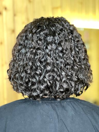 عکس مرکز تخصصی کراتین و فر دائم سارا مصیر