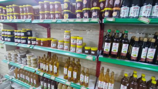 عکس عطاری و سلامت کده راه سبز