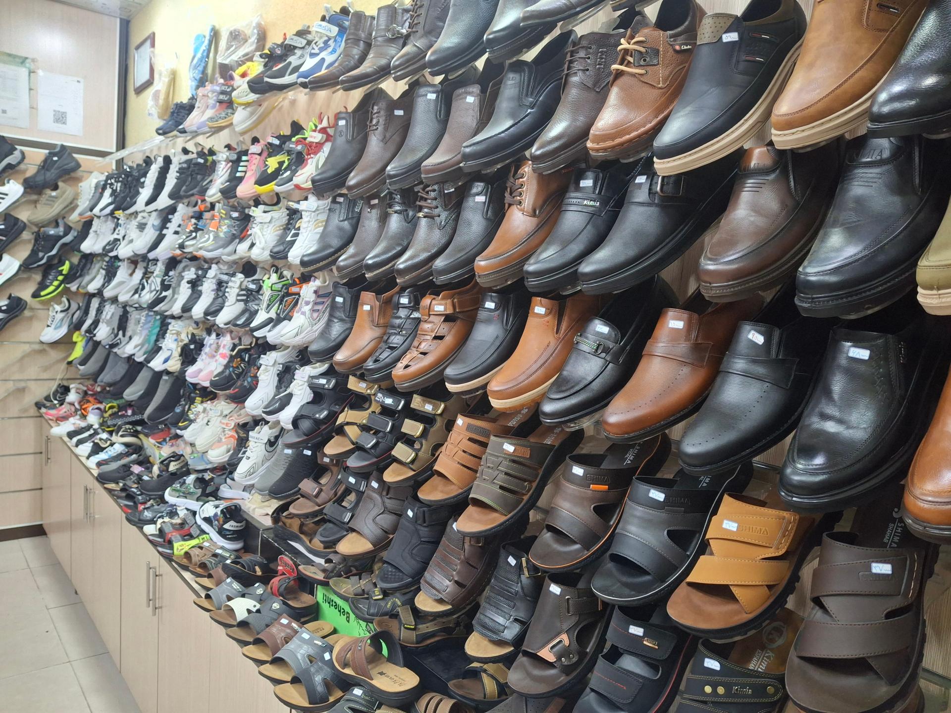 عکس کفش فروشی رجب زاده