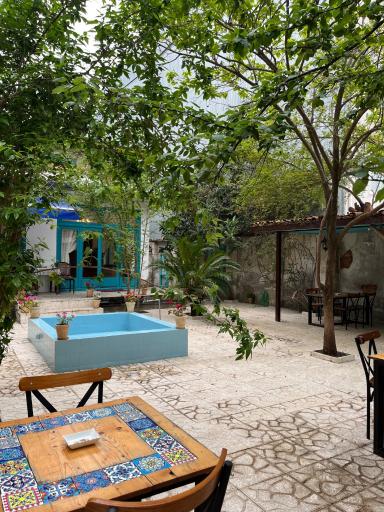 عکس کافه قدیم رشت