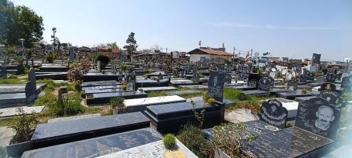 عکس آرامستان و گلزار شهدای پیر ملا