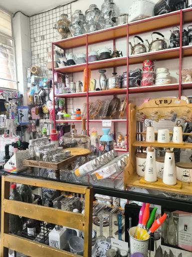 عکس گالری قلی زاده(انواع پوشاک و لوازم خانگی)