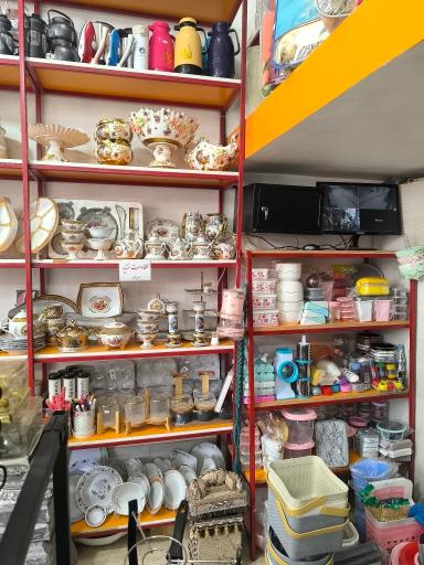 عکس گالری قلی زاده(انواع پوشاک و لوازم خانگی)