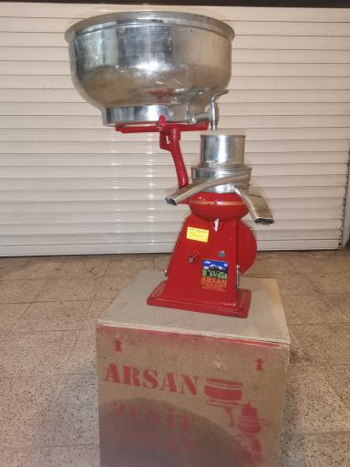 عکس نمایندگی فروش انواع خامه گیر یا چرخ شیر قابل