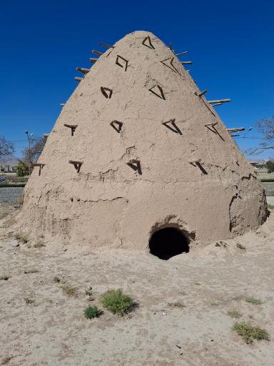 عکس یخچال تاریخی نمدمال های قوچان