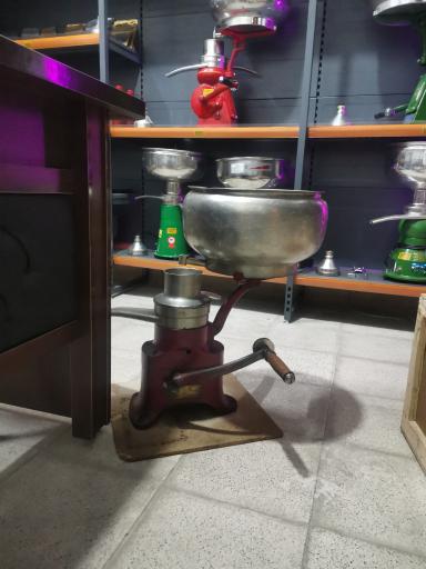 نمایندگی فروش انواع خامه گیر یا چرخ شیر قابل