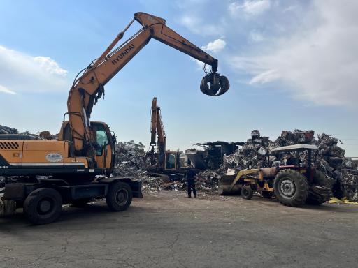 عکس انبار ضایعات آهن عظیمی