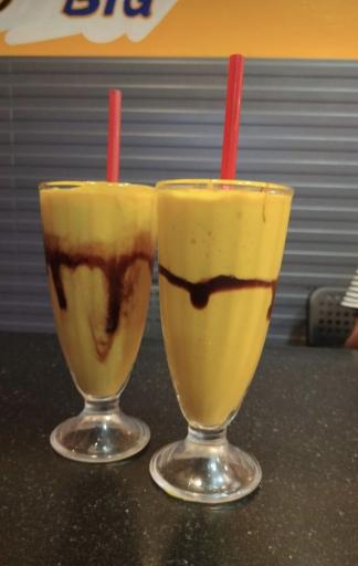 عکس آبمیوه و بستنی باباطاهر