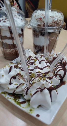 آبمیوه و بستنی باباطاهر