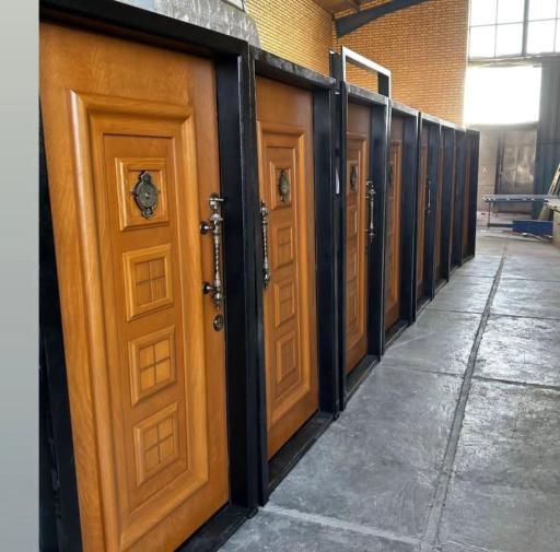 عکس مرکز پخش صنوبر درب 