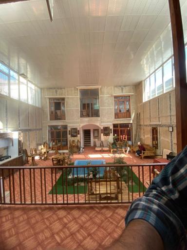 عکس زائرسرا و اقامتگاه سنتی خواهر خورشید