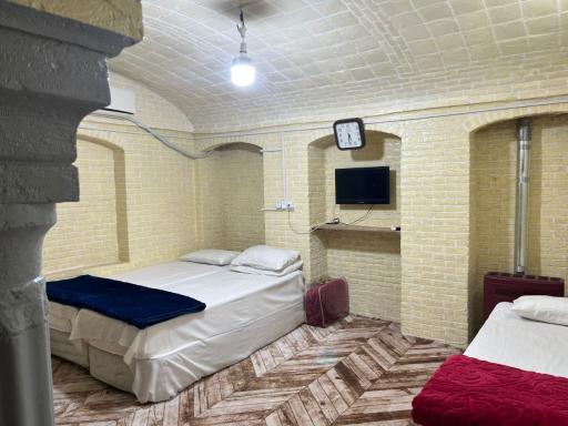 عکس زائرسرا و اقامتگاه سنتی خواهر خورشید