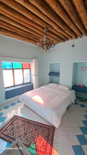 اقامتگاه سنتی خانه طاوسی 