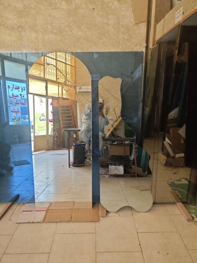 عکس رنگ آمیزی و شیشه بری دامنی