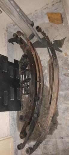 عکس علی آهنگر فنر شمش پاترول