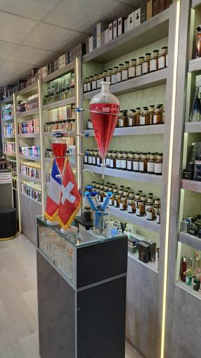 عطر کیان (شعبه پاساژ گلدیس)