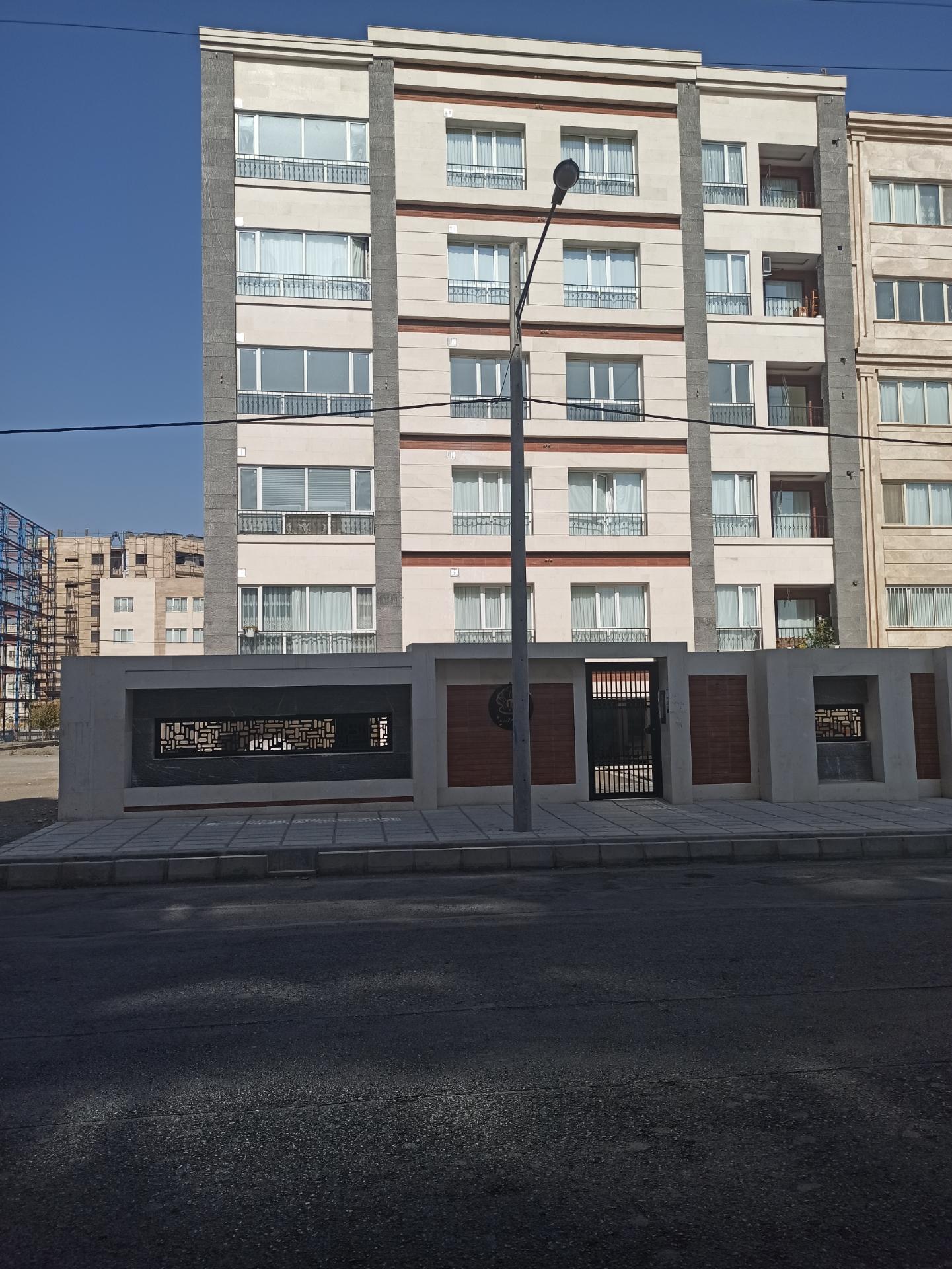 عکس ساختمان مروارید