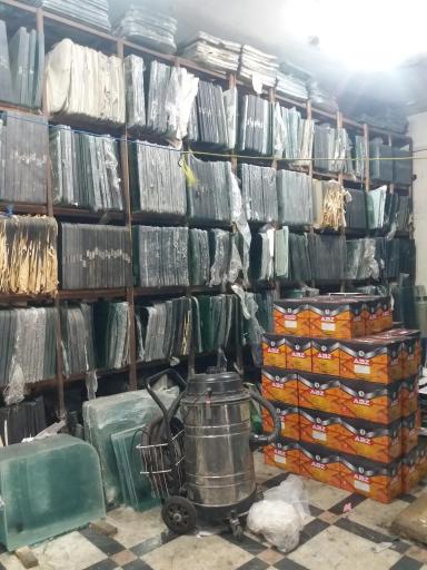 عکس شیشه اتومبیل مهرآباد 