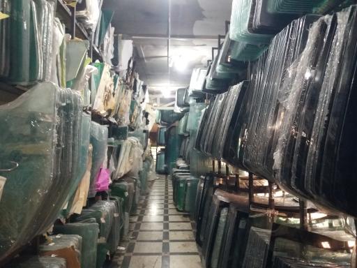 عکس شیشه اتومبیل مهرآباد 