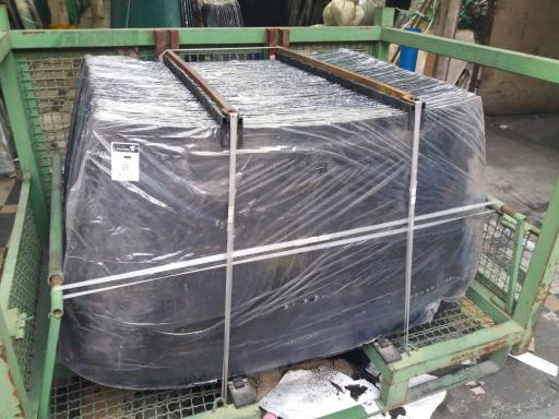 عکس شیشه اتومبیل مهرآباد 