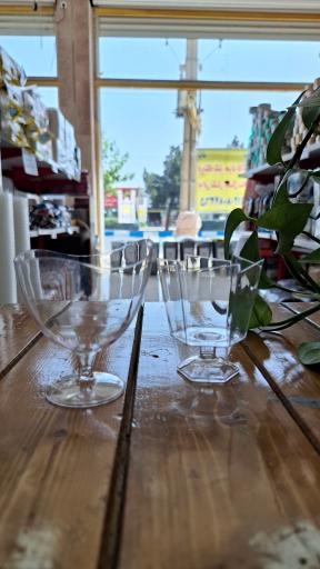 عکس فروشگاه نایلون و ظروف یکبار مصرف یادگاری