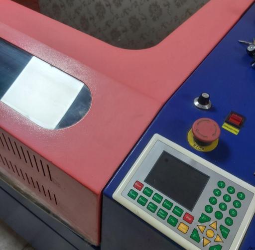 عکس برش لیزر غیرفلزات زمانی 