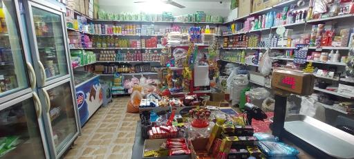 عکس سوپرمارکت صحراگرد 