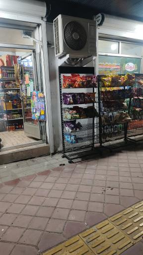 عکس عظیمی مارکت