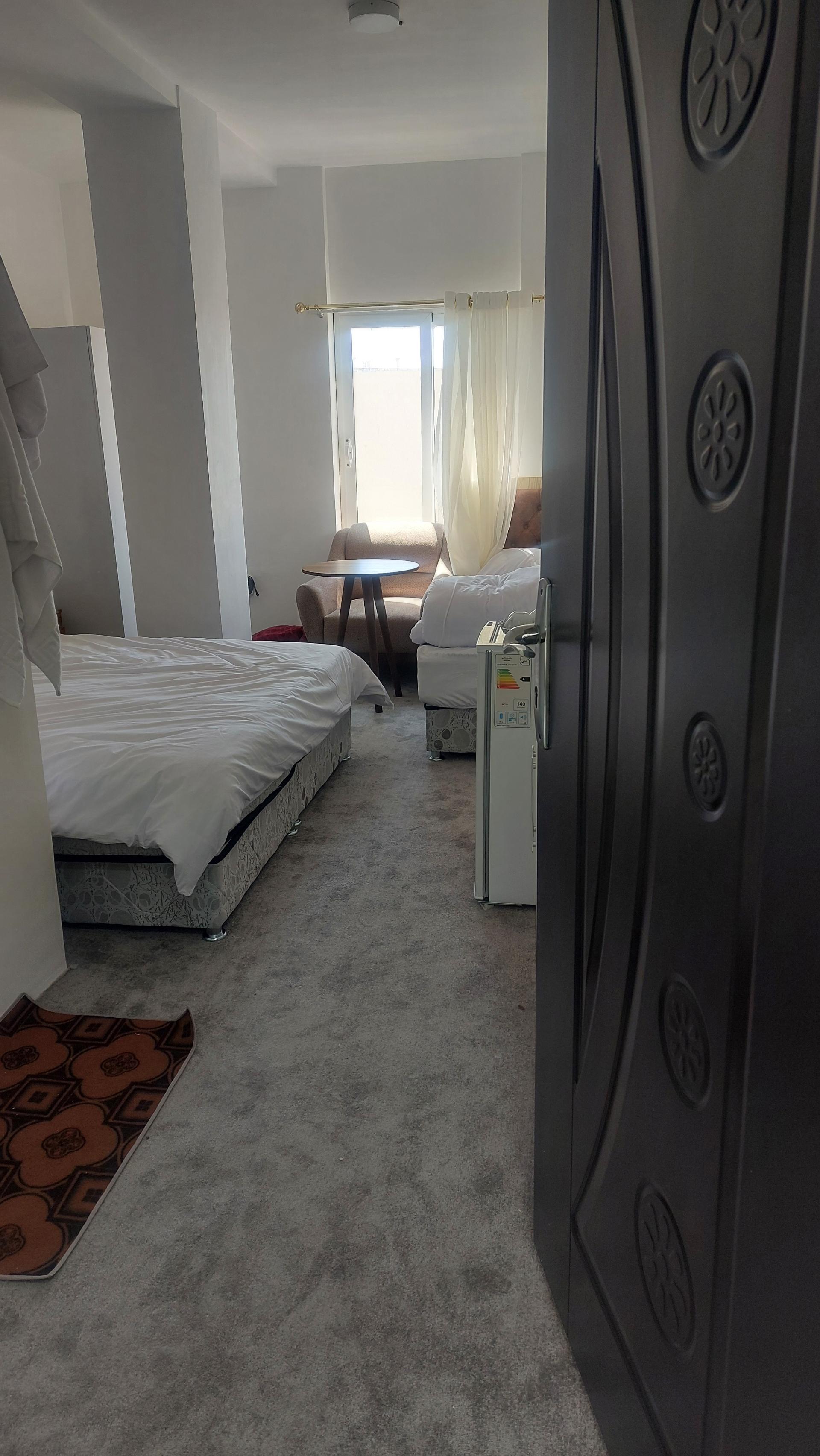 عکس هتل تاراز