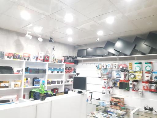 عکس خدمات رایانه و کافی نت کلیک