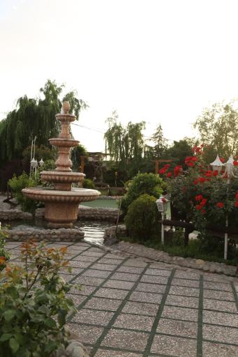 عکس باغ تالار ملکه