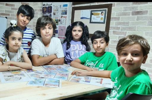 عکس آموزش زبان انگلیسی و اسپانیایی رونیکا رجبی (نابغه 7 ساله)