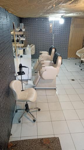 عکس پیرایشگاه مردانه  ققنوس