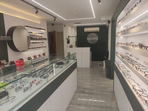عکس کلینیک اپتومتری و عینک سازی کیان 