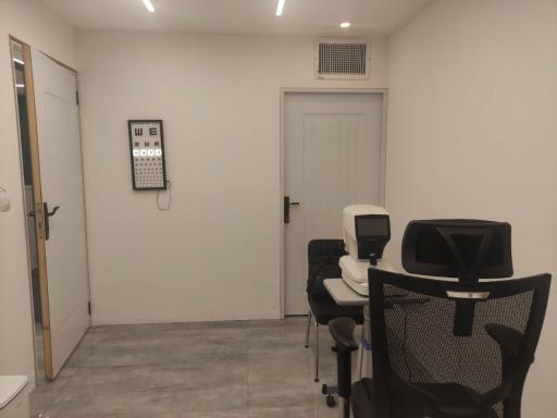 عکس کلینیک اپتومتری و عینک سازی کیان 