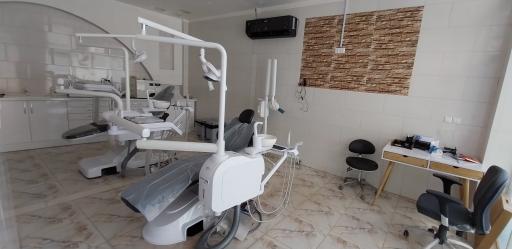 عکس دندانپزشکی دکتر اعظم اکبر فرخانی