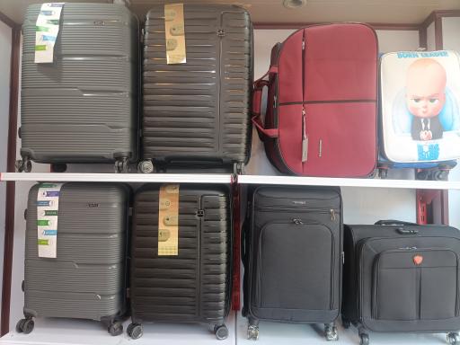 عکس فرشگاه کیف و چمدان احسان 