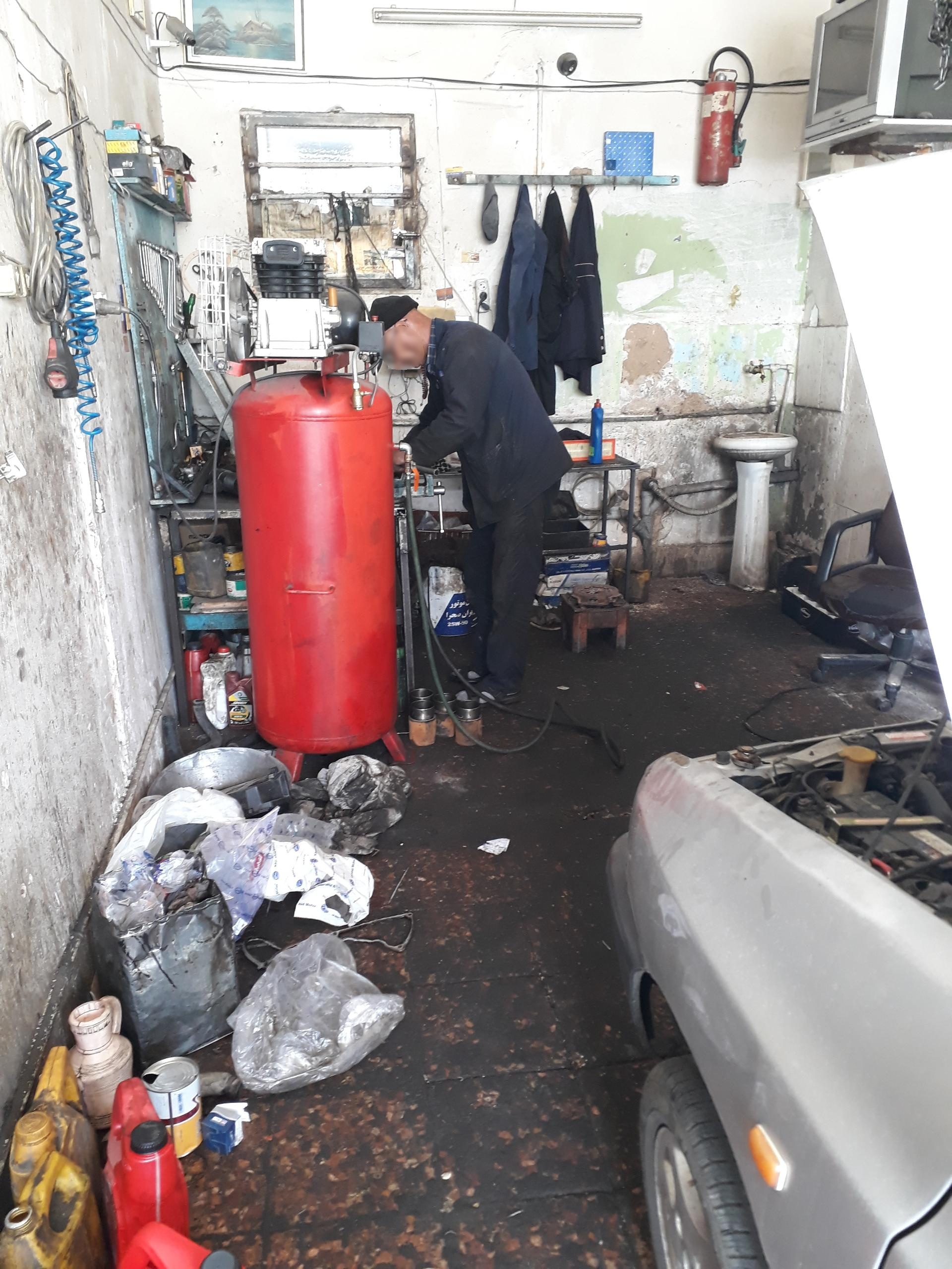 عکس تعمیرگاه صداقت