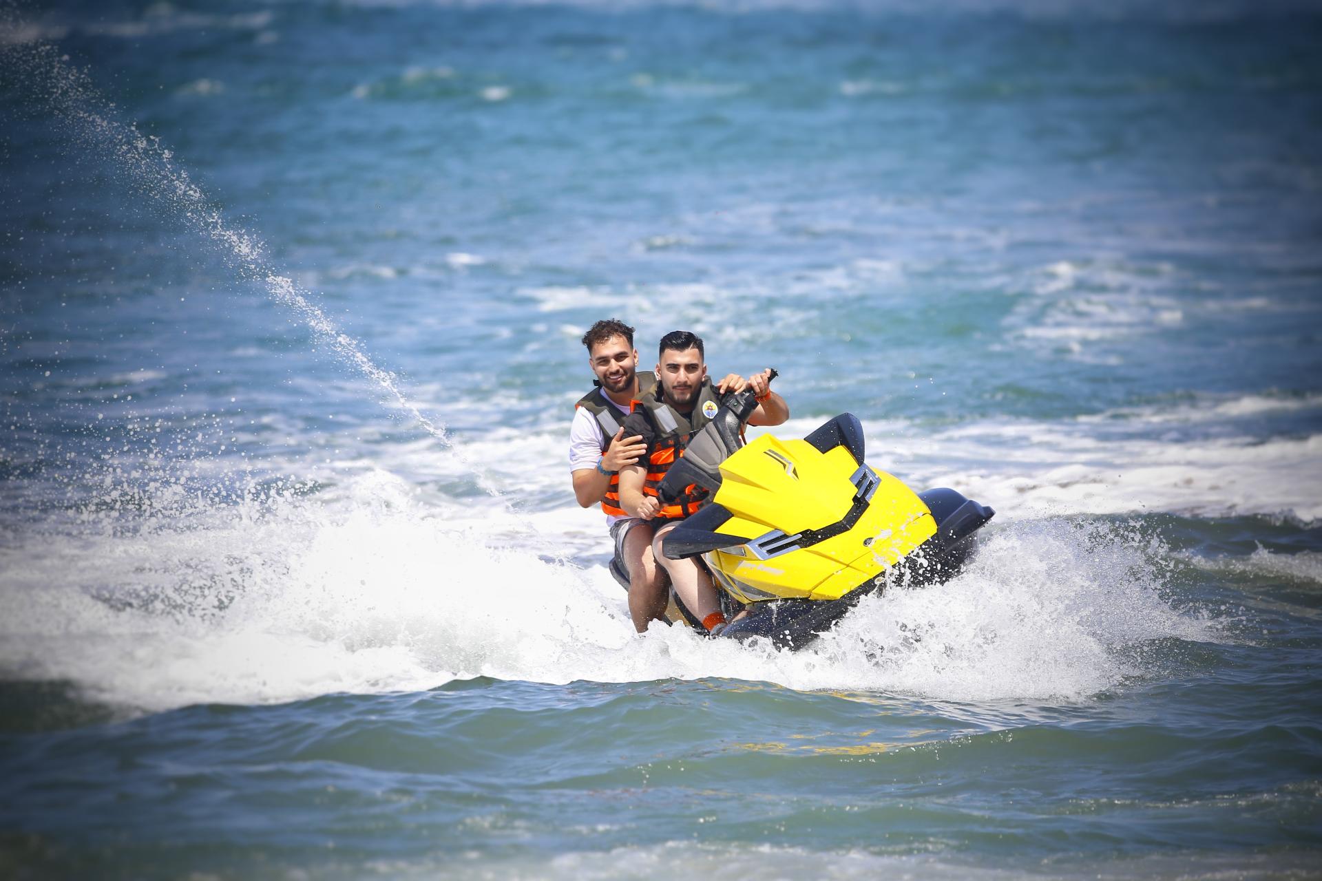 عکس تفریحات دریایی ایکس کلاب رمضانی