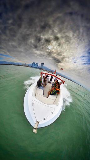 عکس تفریحات دریایی ایکس کلاب رمضانی