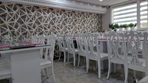 عکس هتل و رستوران پاییز